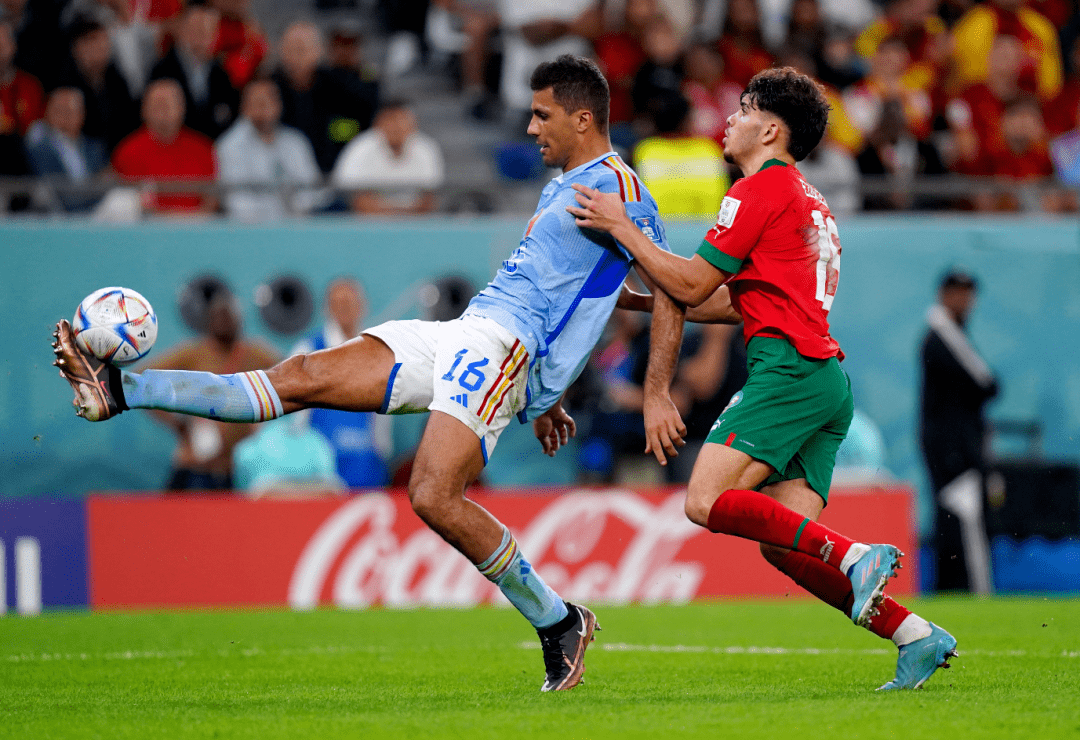 lpl官网-关于墨西哥男篮血洗西班牙男篮，凯尔·库兹马完成帽子戏法的信息