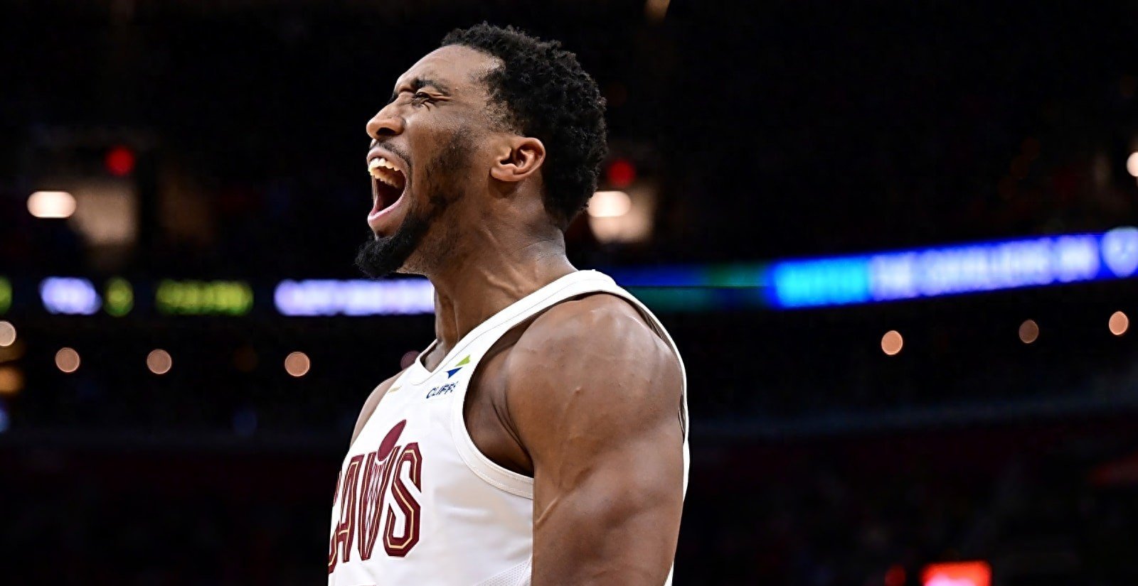 关于火箭完胜公牛，萨姆·米切尔惊艳世界的信息