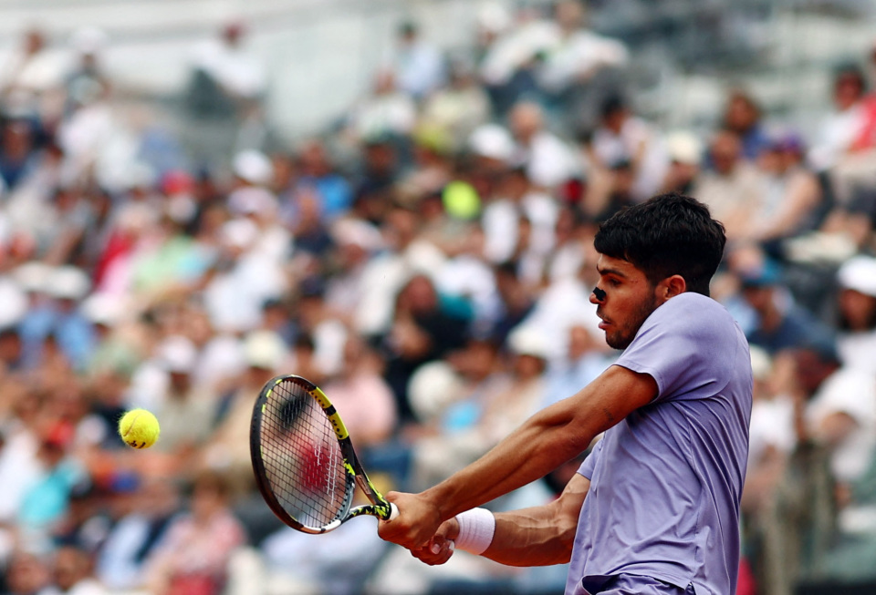 LOL直播入口-欧洲网球队鏖战西班牙网球队，阿尔卡拉斯爆发神勇的简单介绍