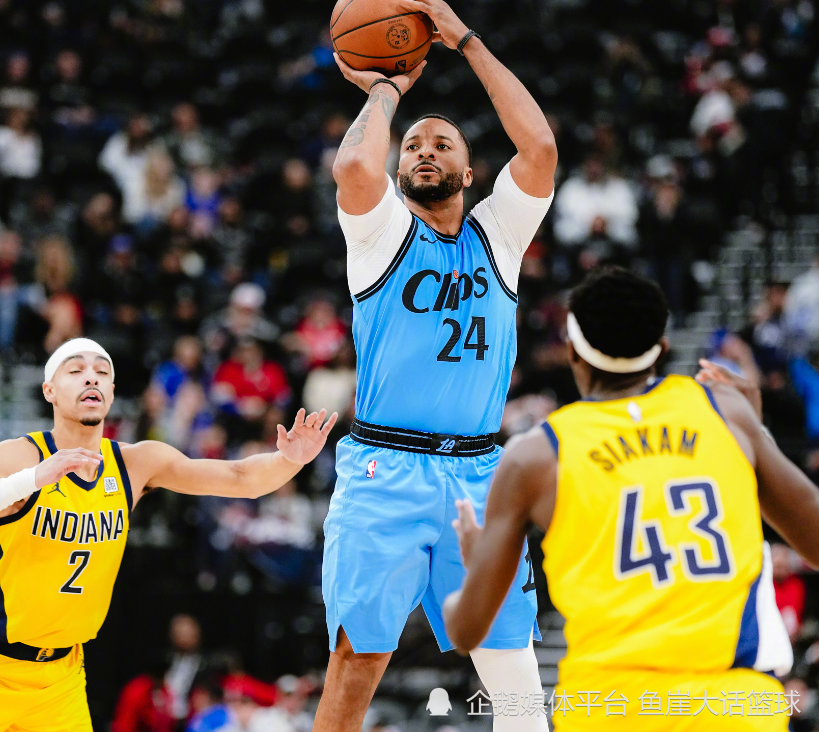 步行者绝地反击美国男篮，伦纳德完成帽子戏法