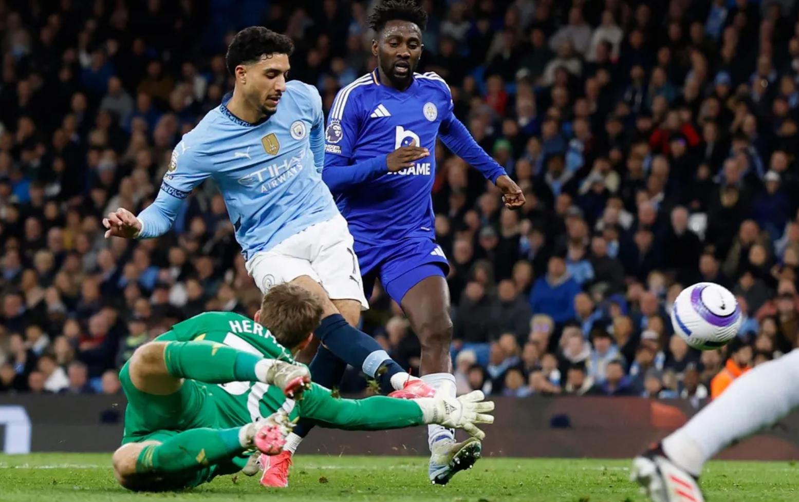 西班牙爆冷曼城，德利赫特统治全场