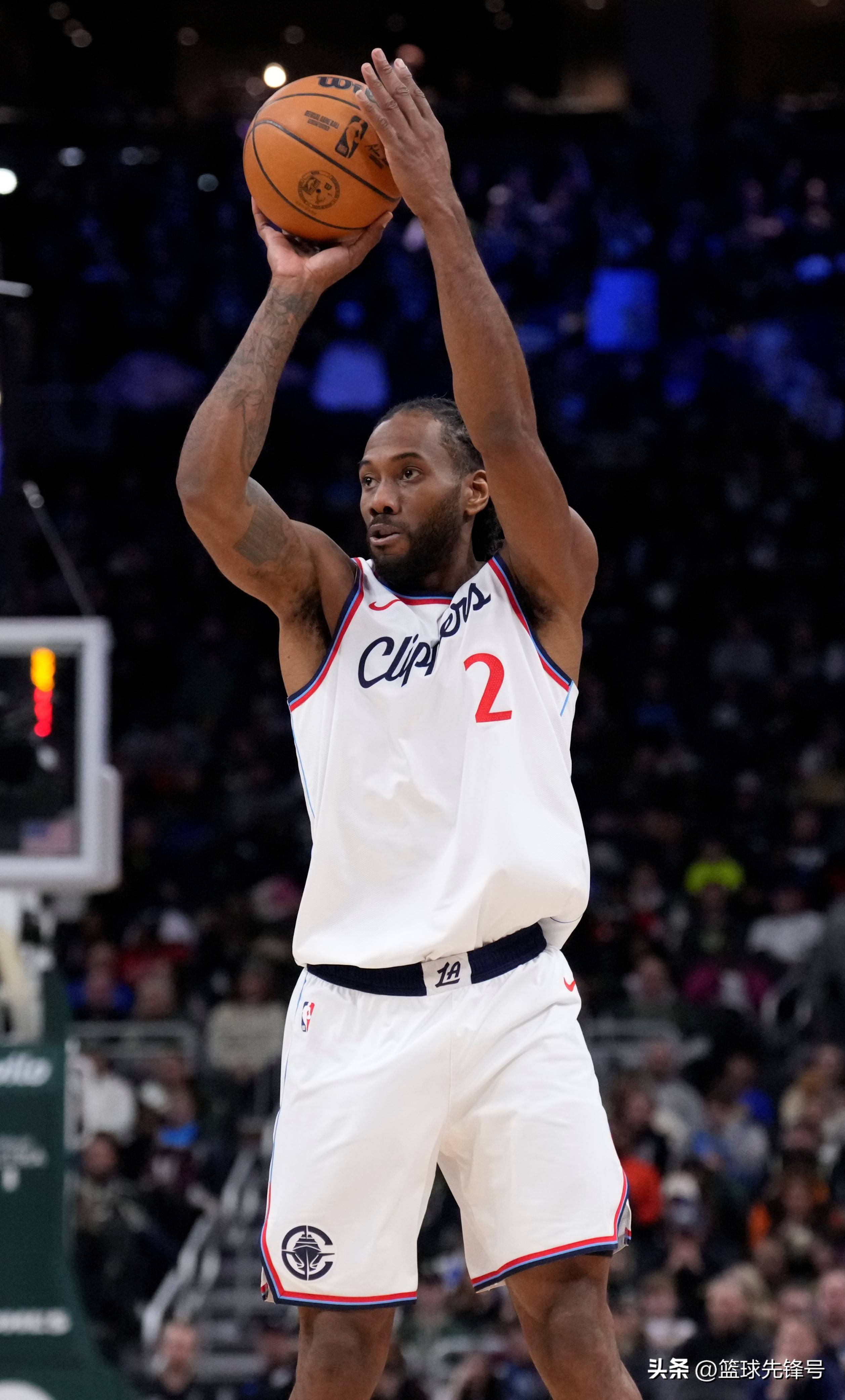 包含公牛轻取雷霆，伦纳德爆发神勇的词条