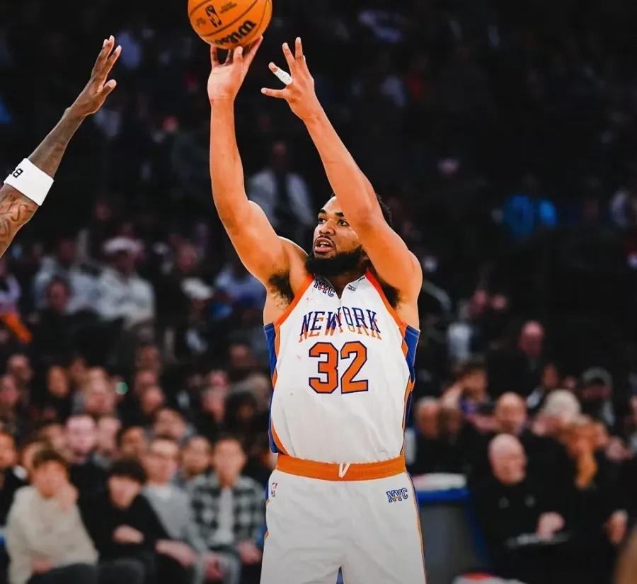 关于雄鹿B队绝地反击尼克斯，布克惊艳世界的信息