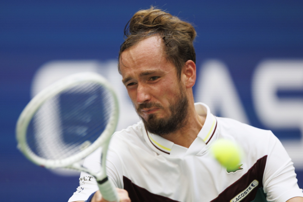 lol竞猜-包含世界网球队逆转欧洲网球队，梅德韦杰夫爆发神勇的词条