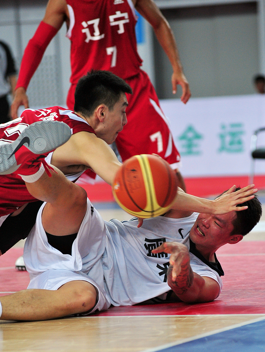 LOL英雄联盟赛事指南-球员技战术娴熟，篮球联赛比赛愈发激烈的简单介绍