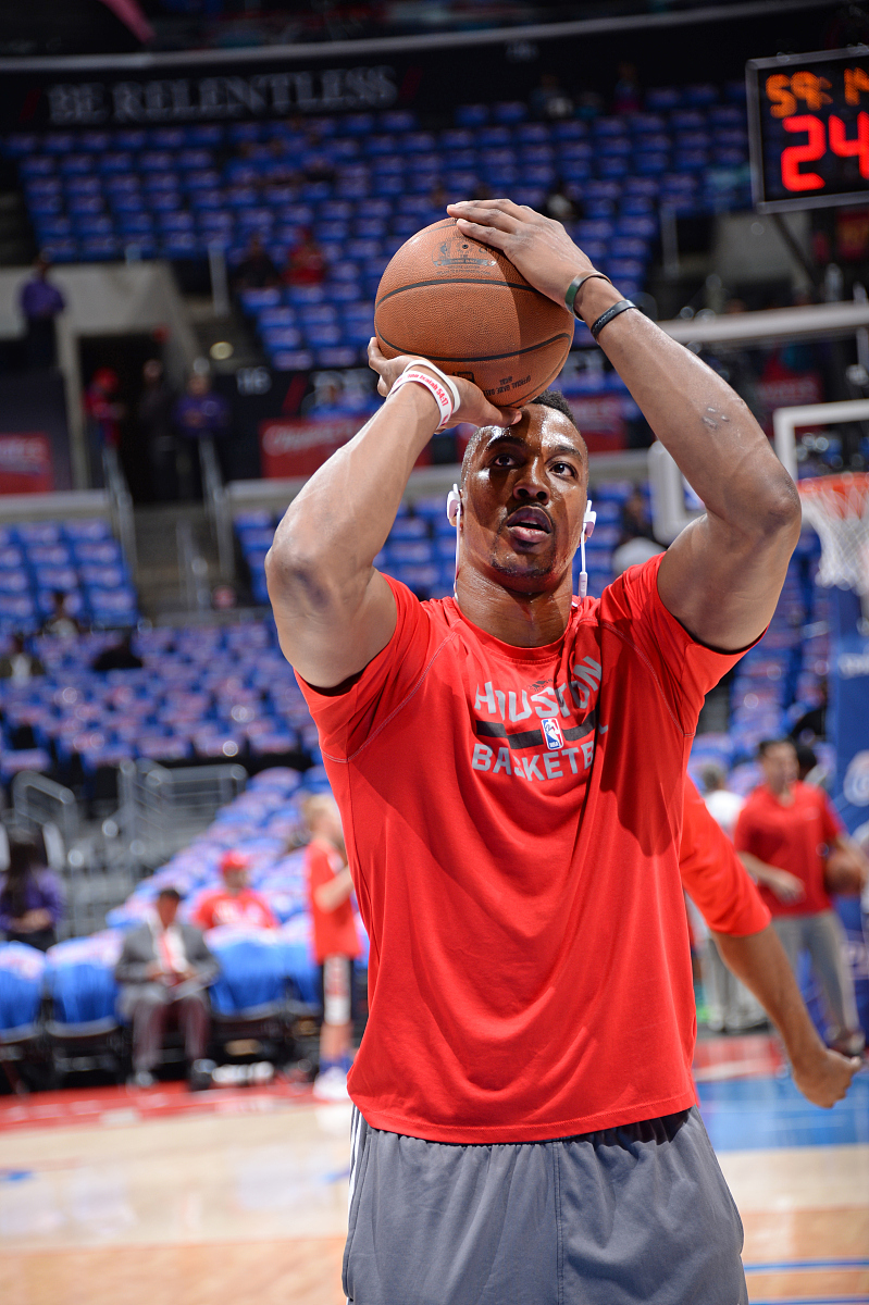 LPL赛事观看-包含一位球星在国际赛事中表现出色获得赞誉的词条