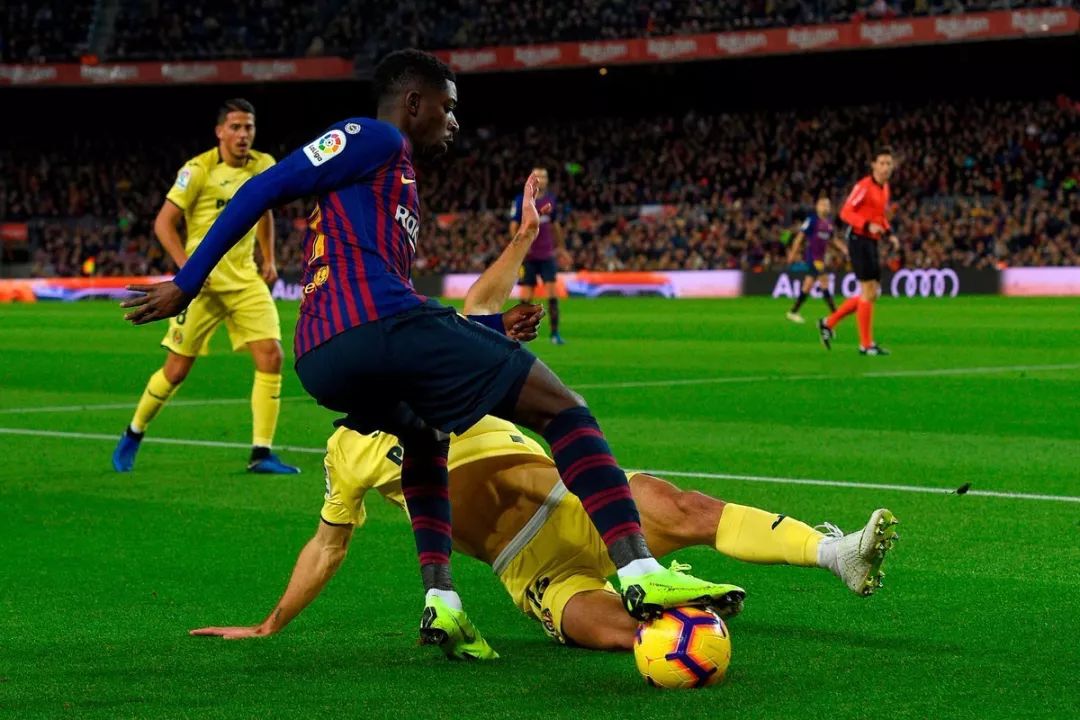 关于比利亚雷亚尔继续领跑积分榜，稳居榜首位置的信息