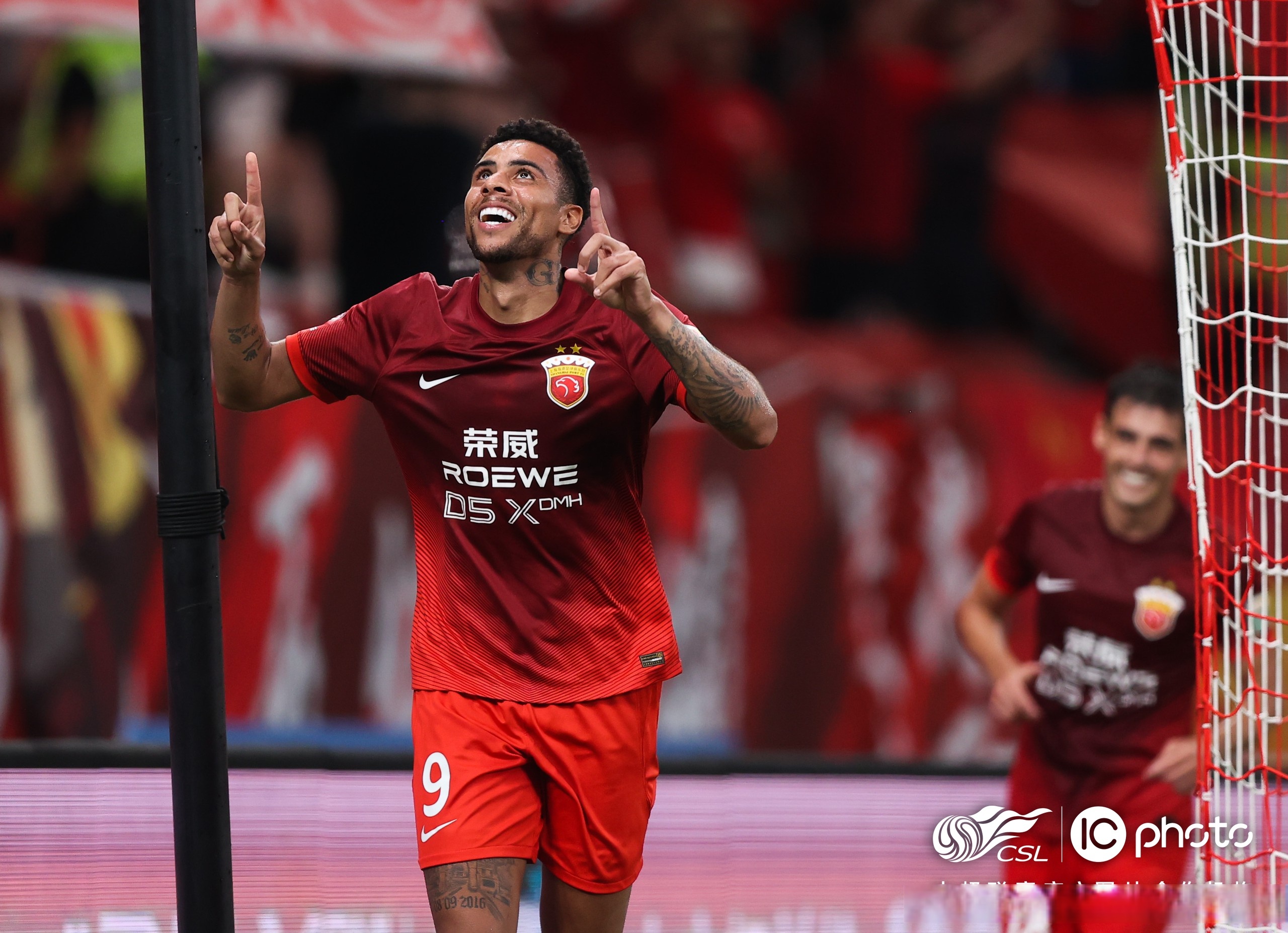 关于威尔士队坚守后防,凭借进攻力压对手获胜的信息 关于威尔士队坚守后防,凭借进攻力压对手获胜的信息