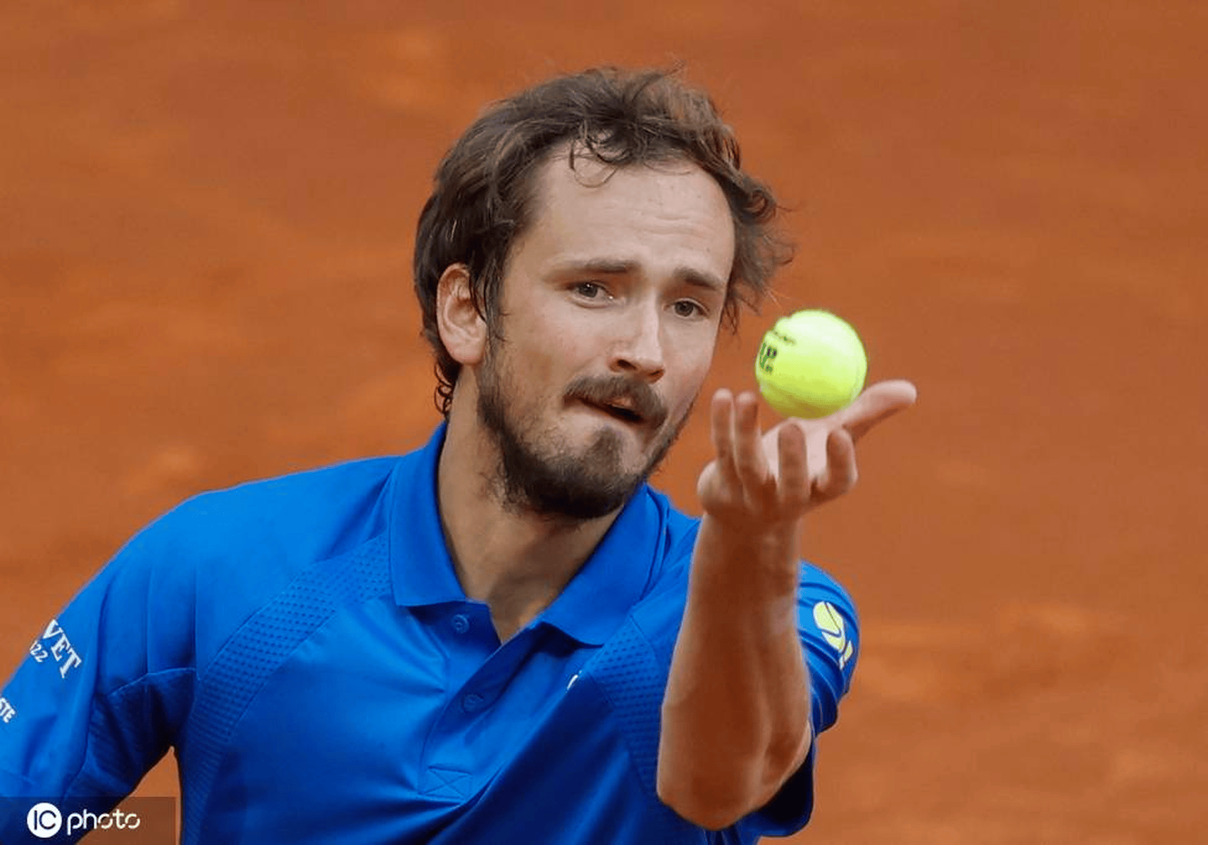 ATP总决赛横扫法网，梅德韦杰夫惊艳四座的简单介绍