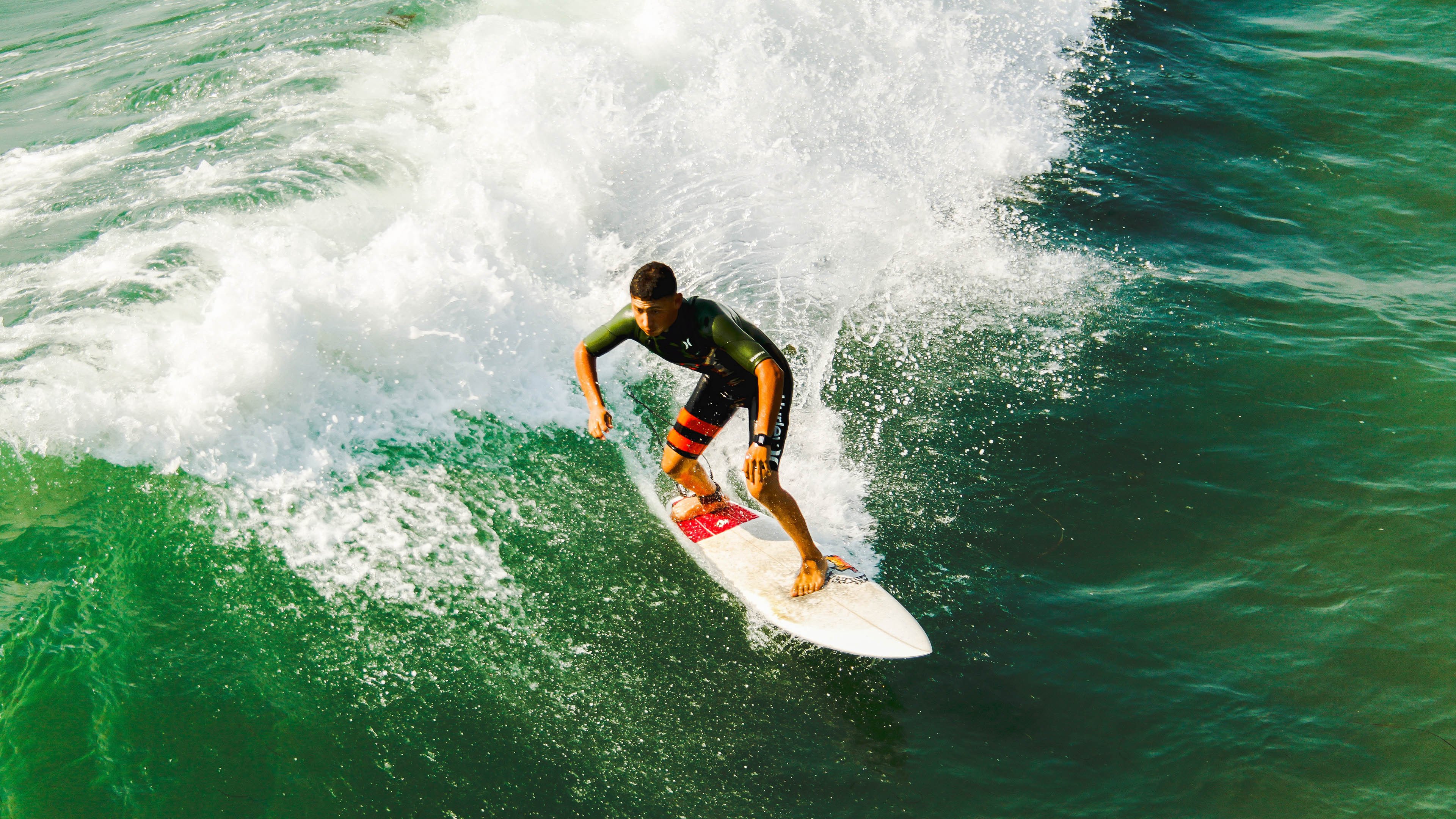 年度焦点之战之夜，霍勒迪稳定输出不掉线，铸就传奇时刻